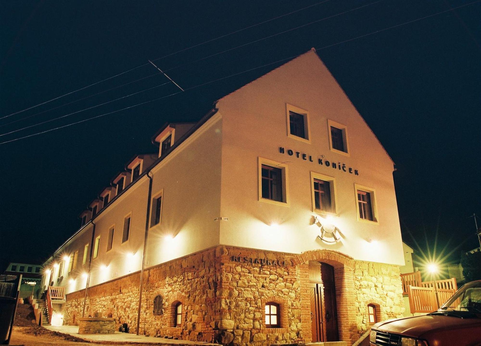 Hotel Konicek Uherské Hradiště Buitenkant foto