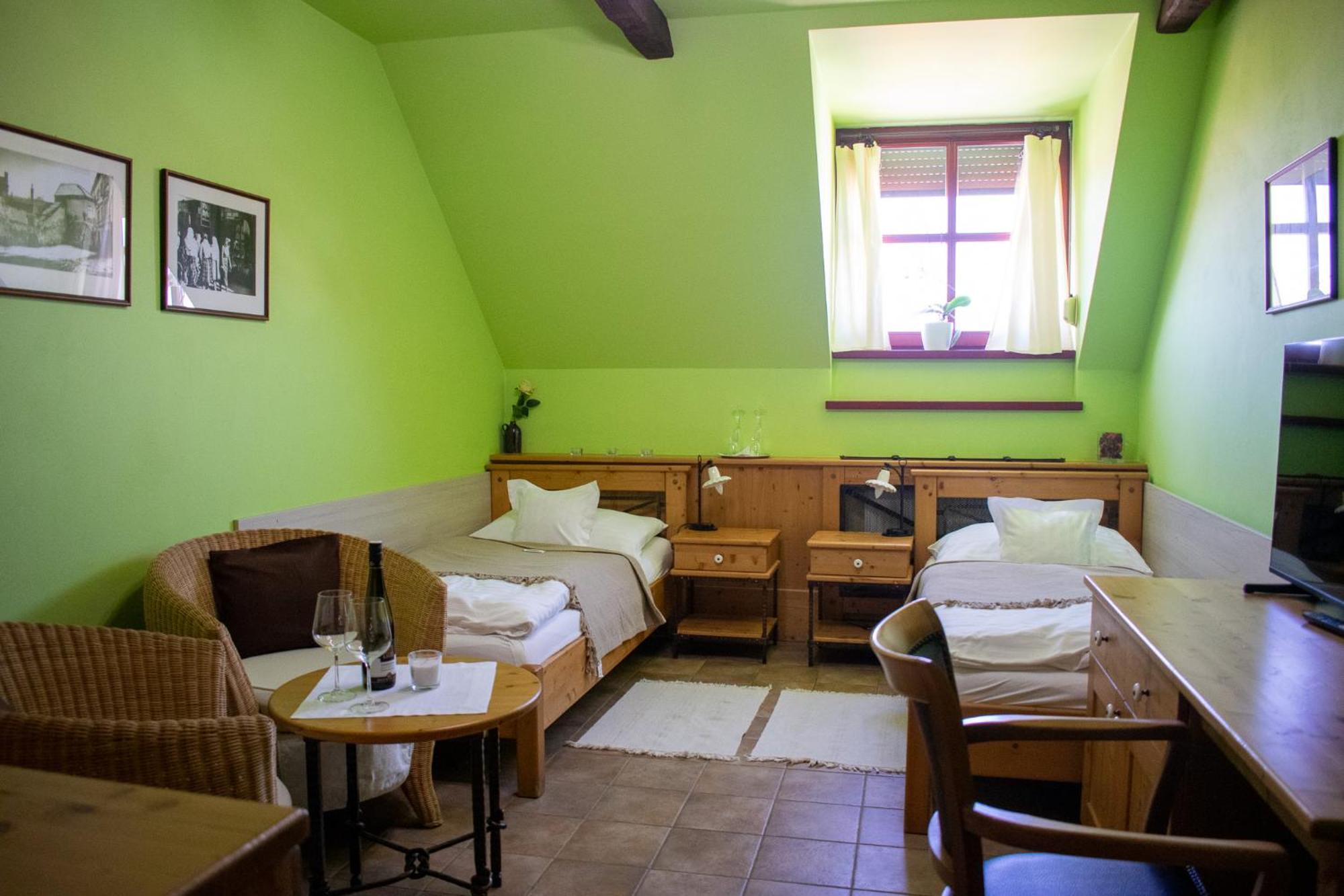 Hotel Konicek Uherské Hradiště Buitenkant foto