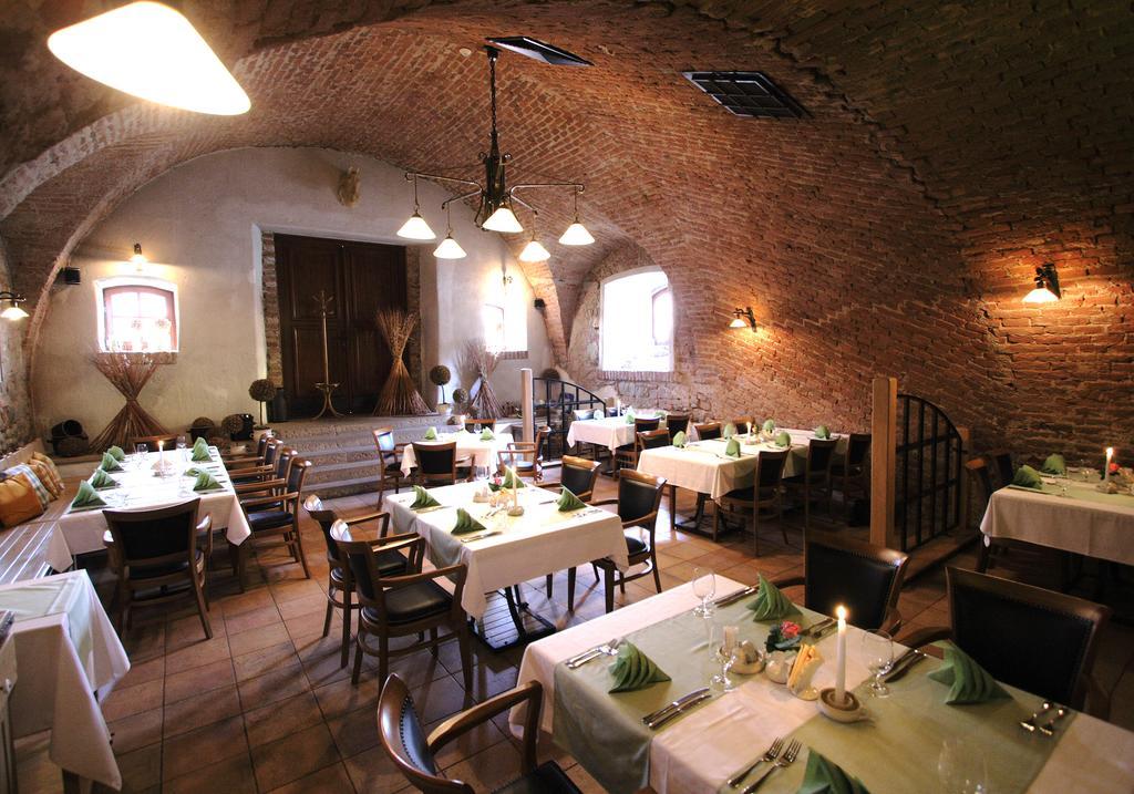 Hotel Konicek Uherské Hradiště Buitenkant foto