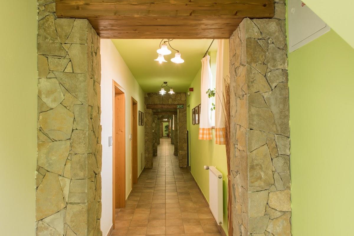 Hotel Konicek Uherské Hradiště Buitenkant foto