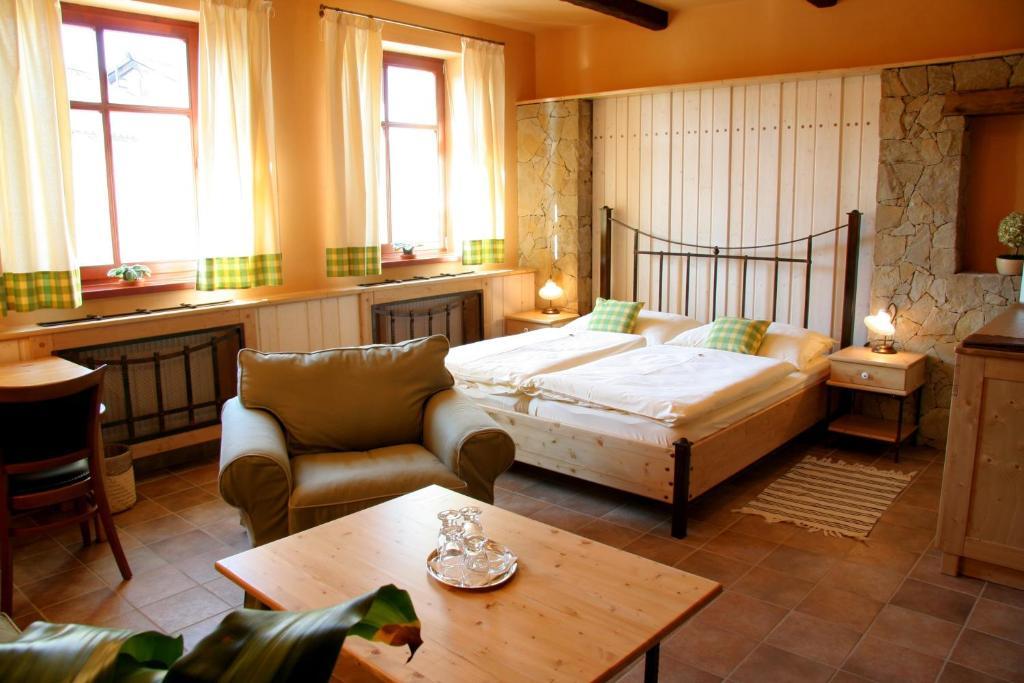 Hotel Konicek Uherské Hradiště Buitenkant foto